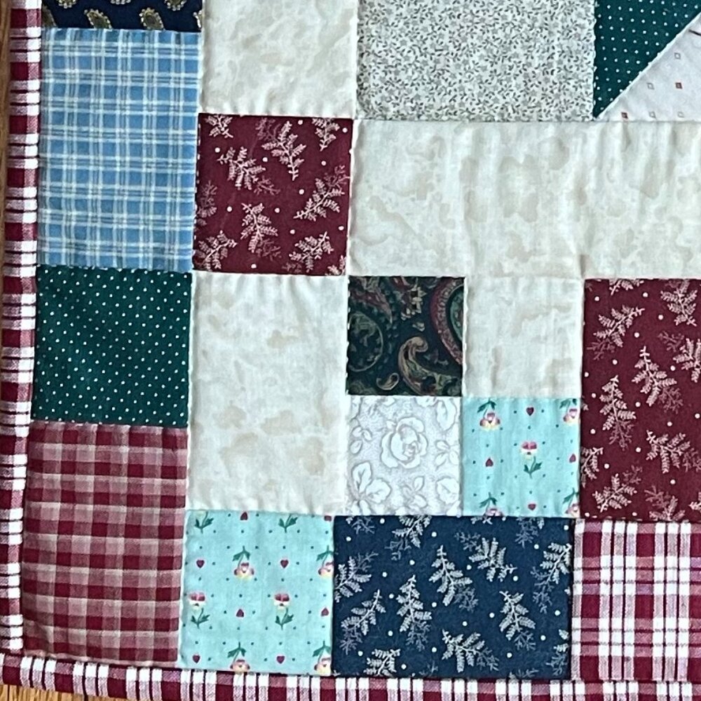 Handmade Hand Stitched Patchwork Quilt Table Topper / Wall Hanging Handcrafted - Picture 8 of 14